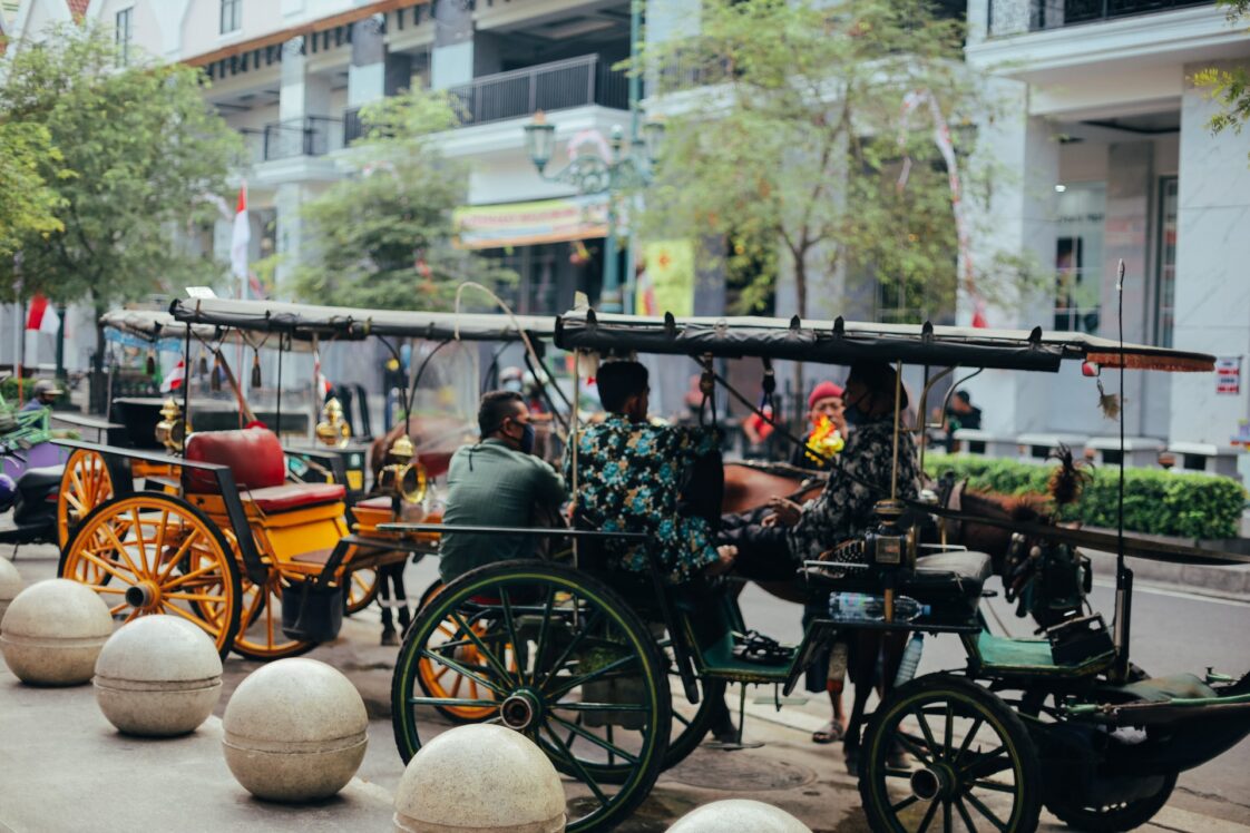 Pakaian Adat Yogyakarta Dan Penjelasannya - Yok Belajar